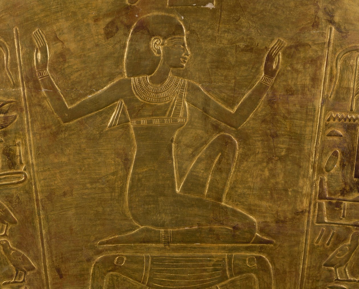 Isis istennő, Tuya királynő, II. Ramessz anyja szarkofágjának díszítő részlete, aranyozott fa, Egyiptomi civilizáció, Újbirodalom, XIX. dinasztia alkotó: Egyptian 19th Dynasty