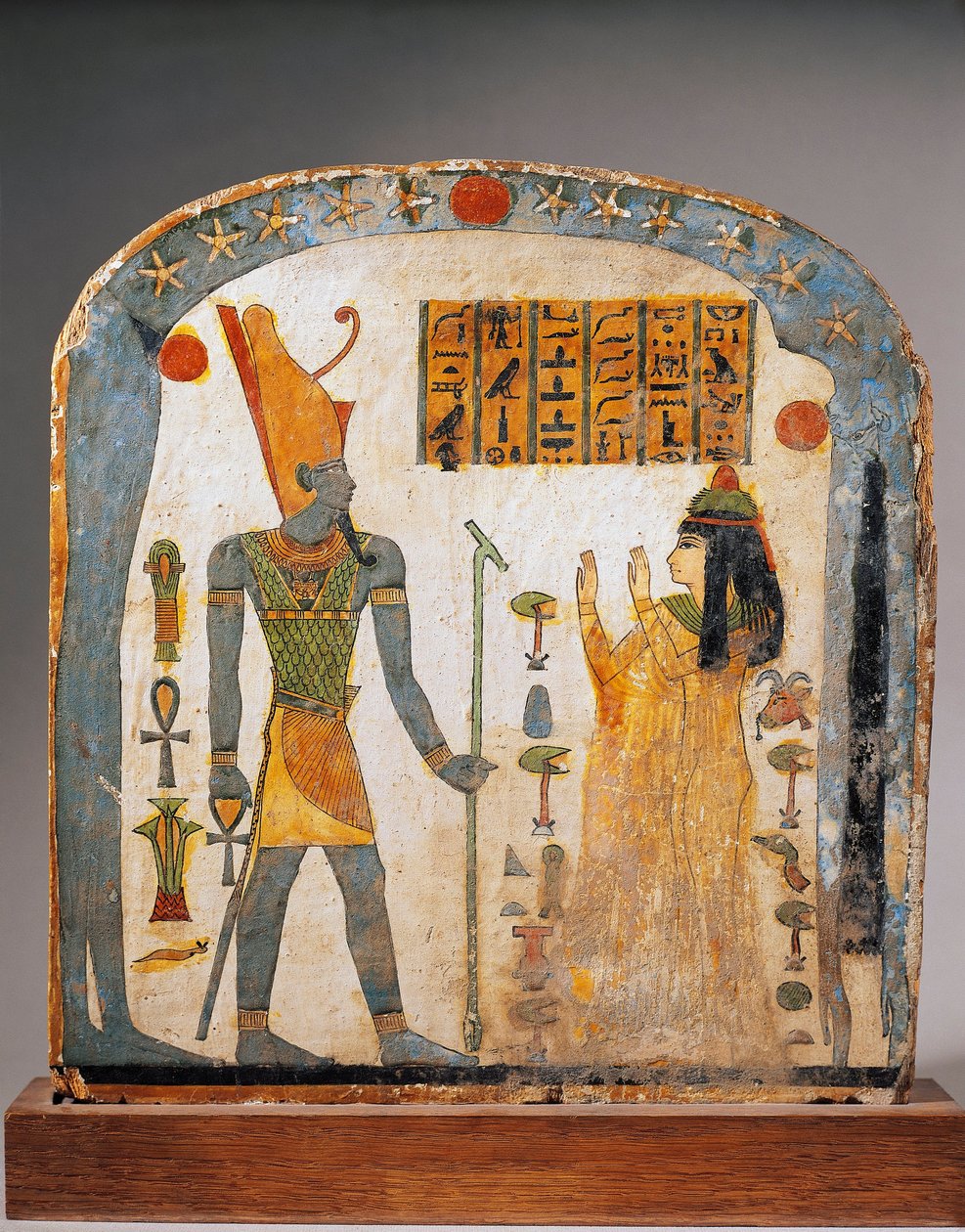 Lady Taperet festett fa sztéléje, amely Taperet imádkozó Aton istent ábrázolja az eget Nut istennővel alkotó: Egyptian 22nd Dynasty