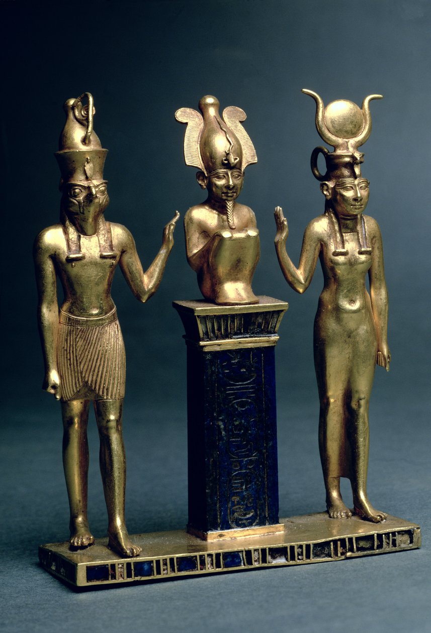 Osorkon II hármasa: Ozirisz Ízisz és Hórusz mellett, harmadik köztes időszak, ie 874-850 körül (arany és lapis lazuli) alkotó: Egyptian 22nd Dynasty