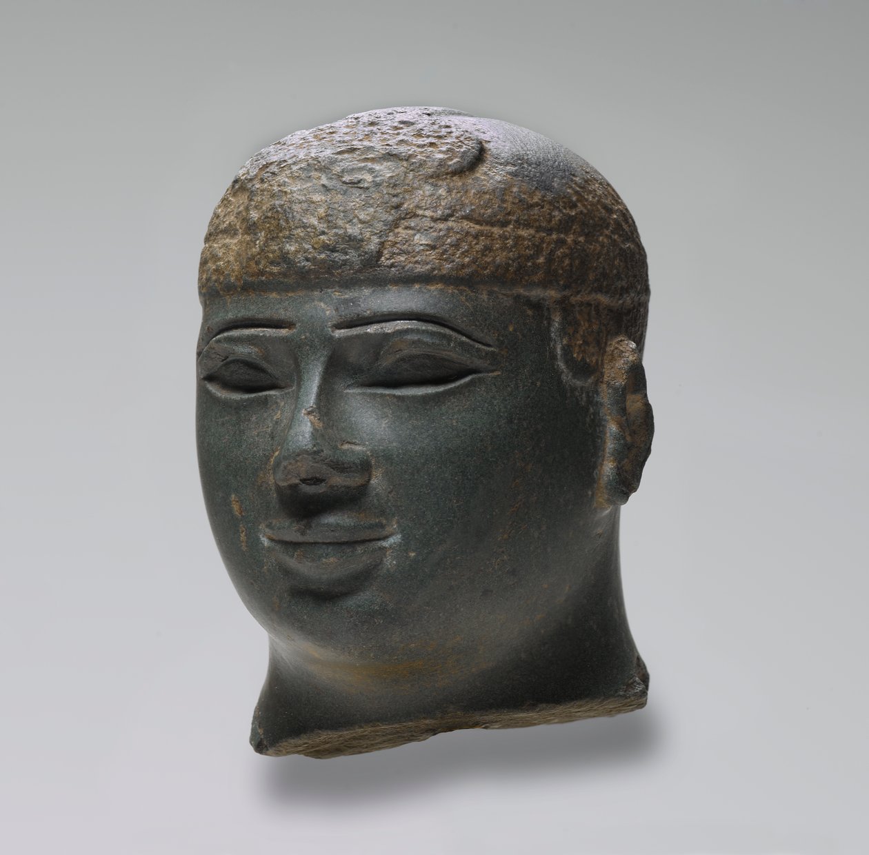 Egy kusita uralkodó feje, Kr.e. 716-02 (zöld pala) alkotó: Egyptian 25th Dynasty
