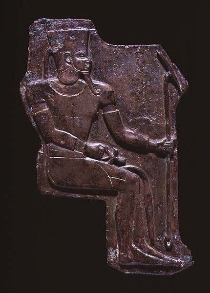 Amun isten domborműtáblája, a szakkarai Ízisz templomból, késői időszak, ie 760-656 körül (rézötvözet) alkotó: Egyptian 25th Dynasty
