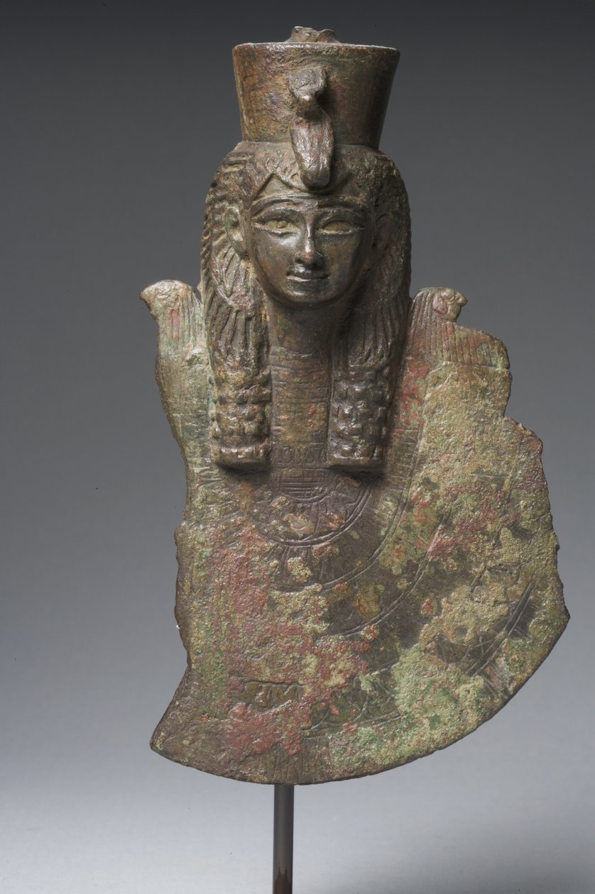 Ízisz Aegis, késő dinasztikus időszak (bronz) alkotó: Egyptian 26th Dynasty
