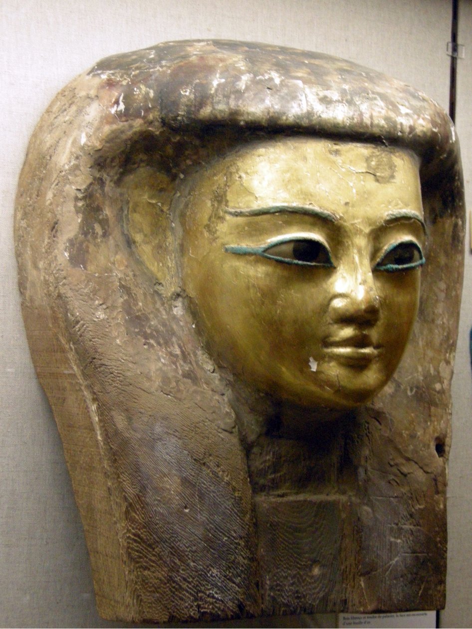Fej egy szarkofágról, Sait Period (pálmafa aranylevéllel) alkotó: Egyptian 26th Dynasty