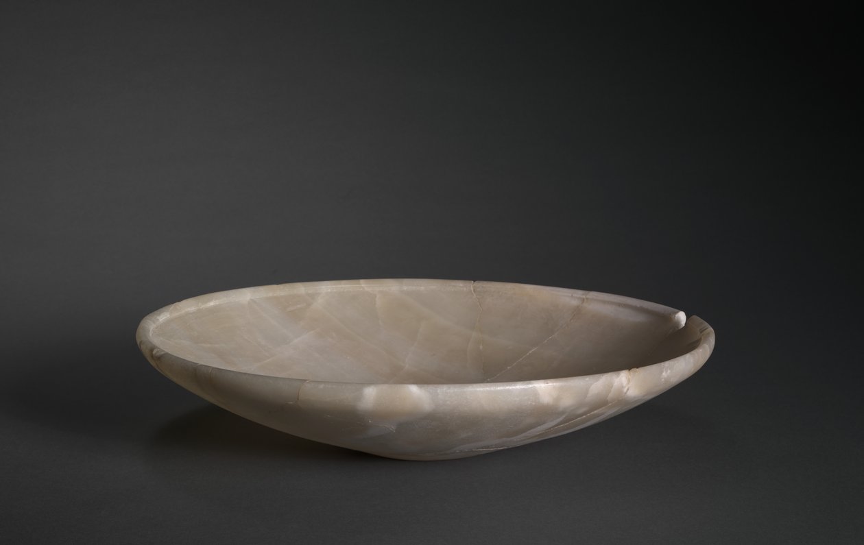 Sekély tál Szakkarából, Óbirodalom, Kr.e. 2726-2647 körül (travertin) alkotó: Egyptian 2nd Dynasty