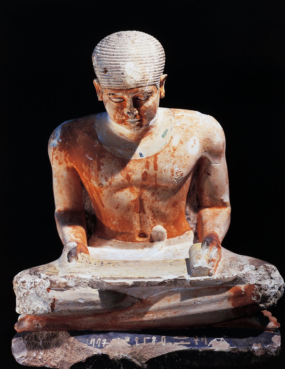 Ülő írástudó, Giza Egyiptomból Kr.e. 2575, IV. dinasztia (festett mészkő) alkotó: Egyptian 4th Dynasty