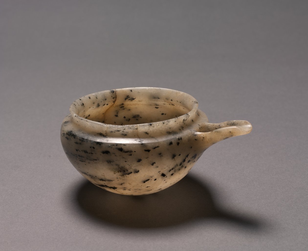 Spouted Bowl, Kr.e. 3573-2454 körül alkotó: Egyptian 4th Dynasty