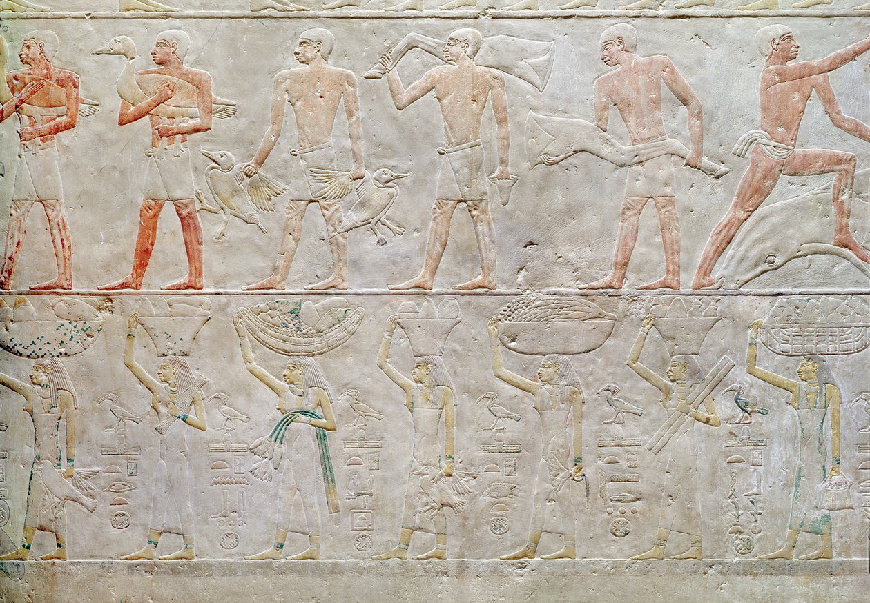 Élelmiszer-áldozatokat hordozó embereket ábrázoló dombormű az óbirodalomból, Akhethotep Mastabából, ie 2400 körül (festett mészkő) alkotó: Egyptian 5th Dynasty