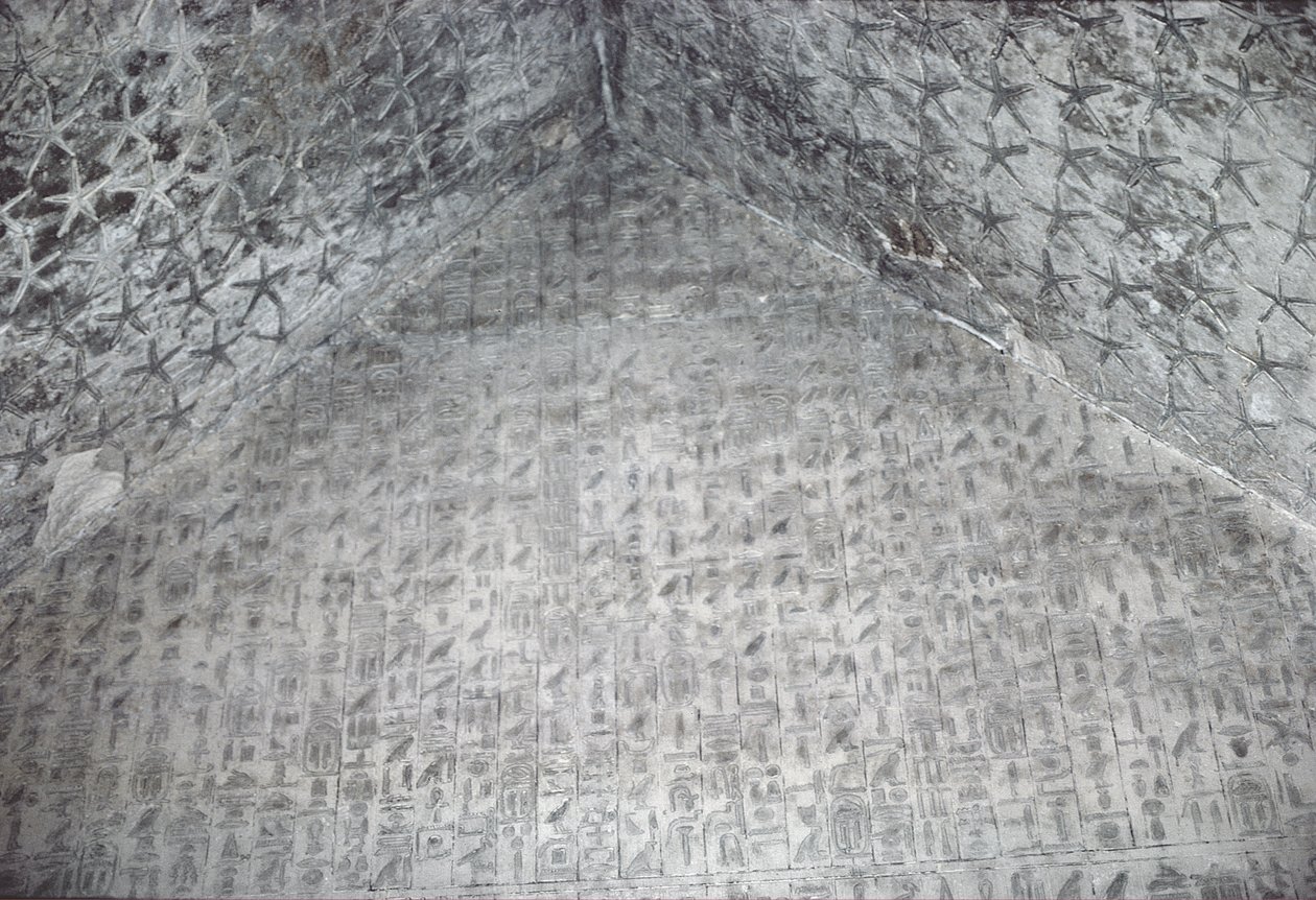 Az Unas-piramis sírkamrájának teteje és fala, Óbirodalom (festett kő) alkotó: Egyptian 5th Dynasty