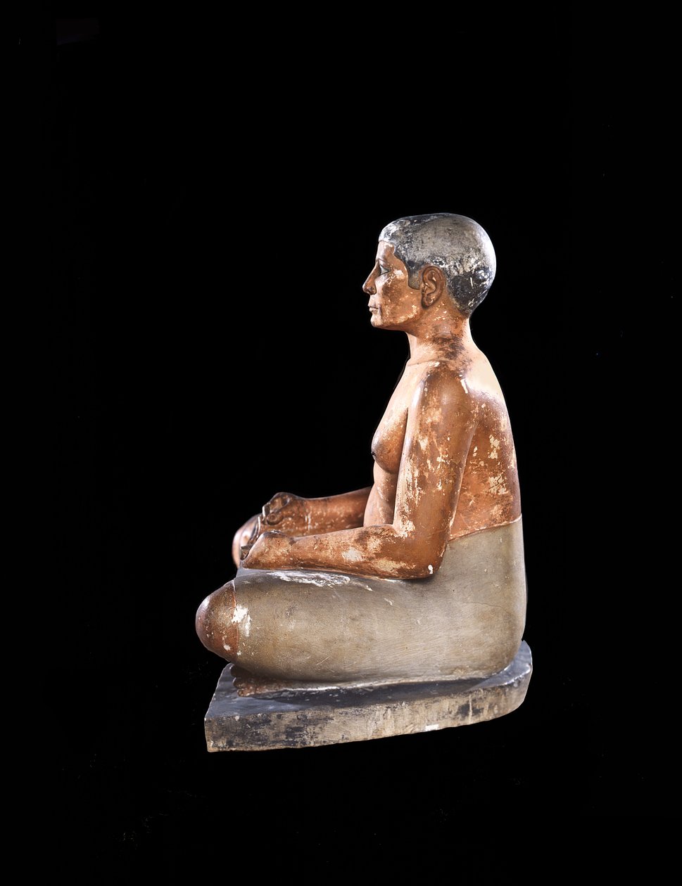 Széles kilátás a Guggoló Írnok szobrára, Szakkarából, Óbirodalomból (mészkő, alabástrom és hegyikristály) (lásd még: 50750) alkotó: Egyptian 5th Dynasty