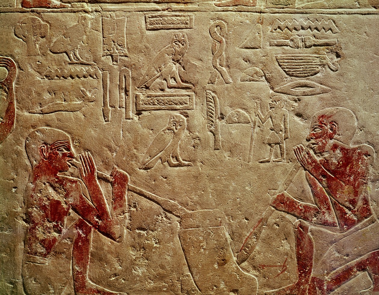 Üvegfúvókat ábrázoló dombormű a Kaemrehu-i Mastabából, Szakkarából, Óbirodalomból, ie 2325 körül (festett mészkő) alkotó: Egyptian 6th Dynasty
