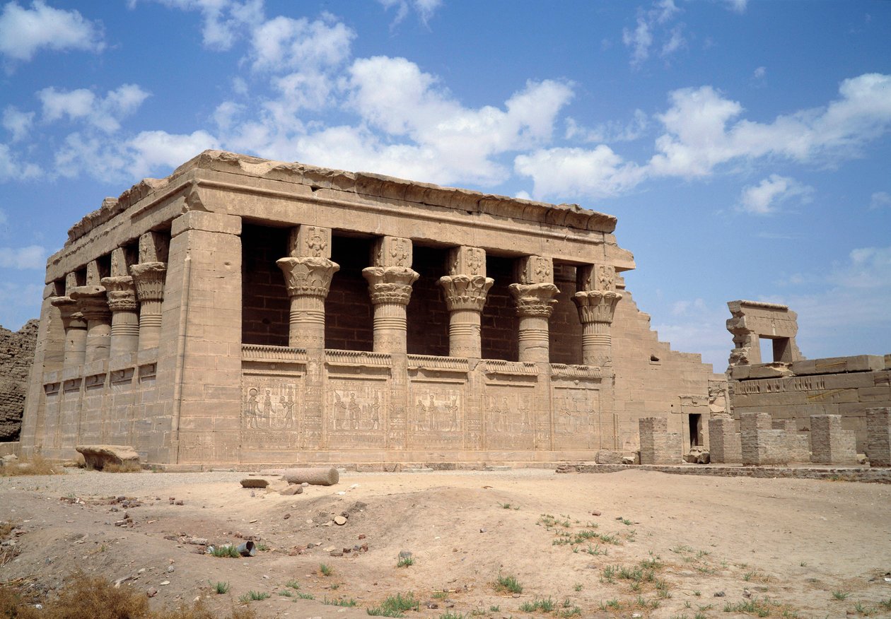 Ókori építészet: Hathor temploma Denderahban, Egyiptomban alkotó: Egyptian Ptolemaic Period