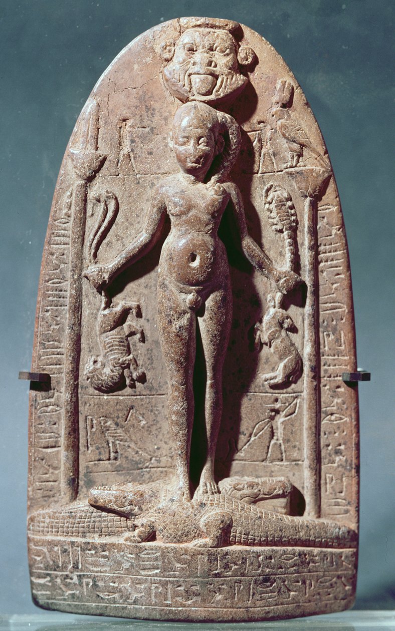 Cippus, aki Hóruszt krokodilokon (rózsaszín gránit) álló gyermekként ábrázolja alkotó: Egyptian Ptolemaic Period