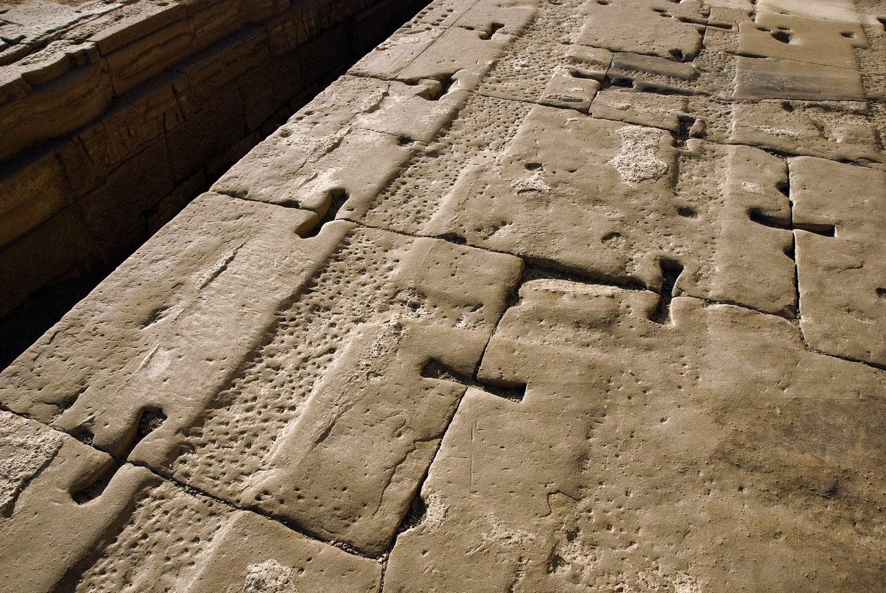 Egyiptomi ókor: a tető részlete, Hathor temploma, Dendera, Egyiptom alkotó: Egyptian Ptolemaic Period