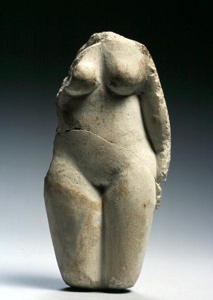 Női alak (mészkő) alkotó: Egyptian Ptolemaic Period