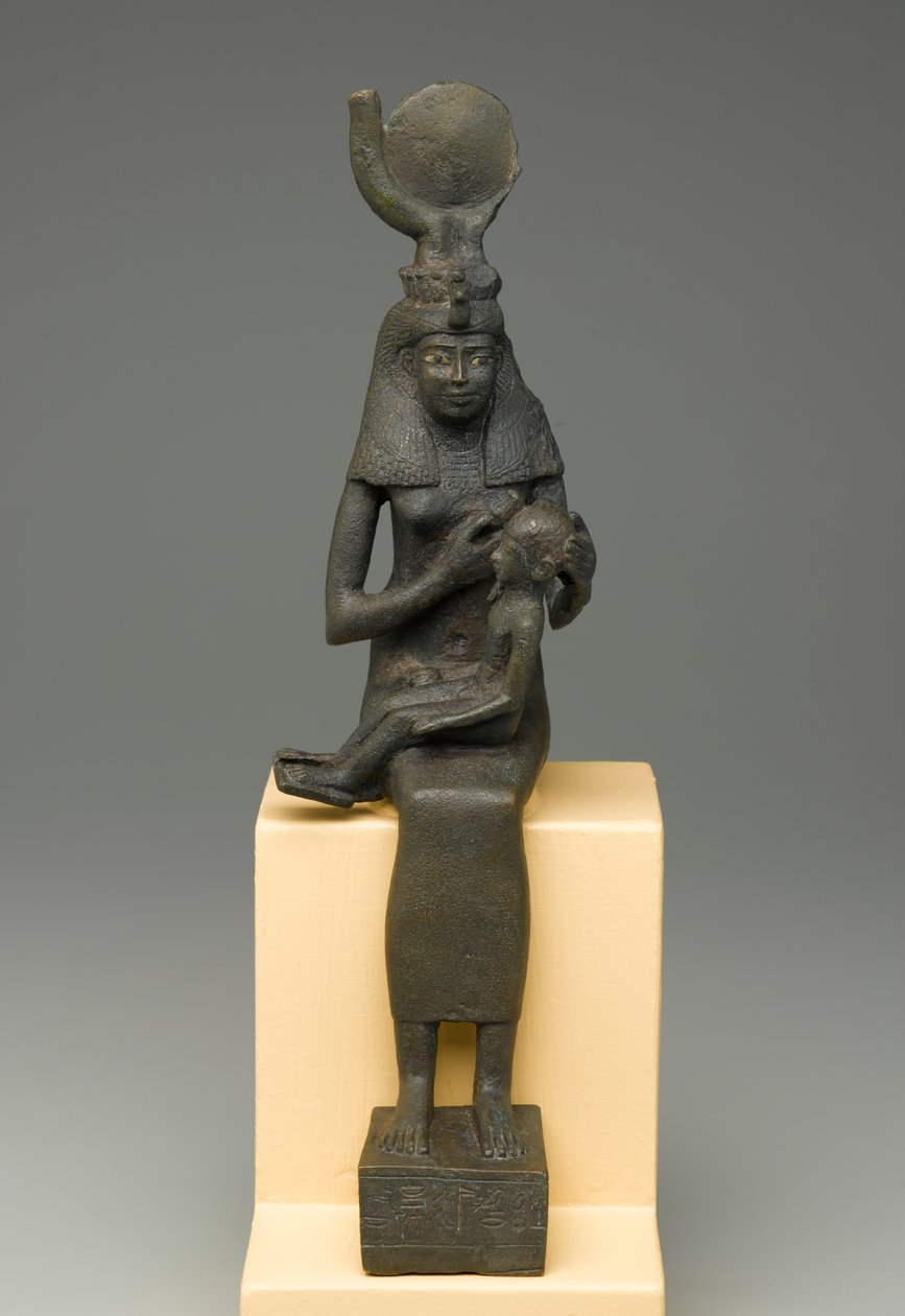 Hóruszt tartó Ízisz ülő szobra (bronz) alkotó: Egyptian Ptolemaic Period