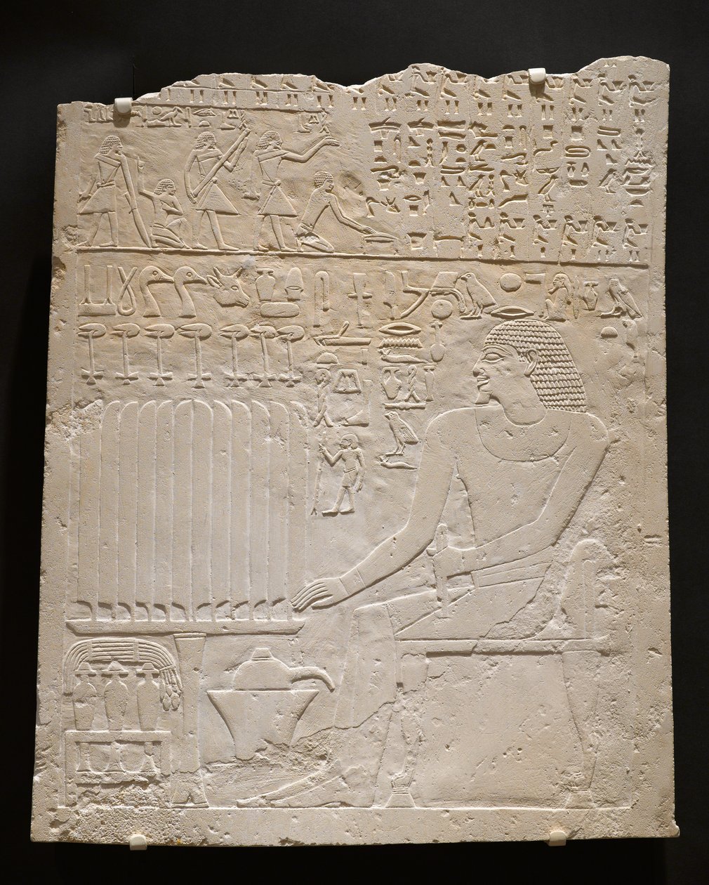 Relief a Khnumti sírból, Kr.e. 2345-2184 körül (fehér mészkő) alkotó: Egyptian School