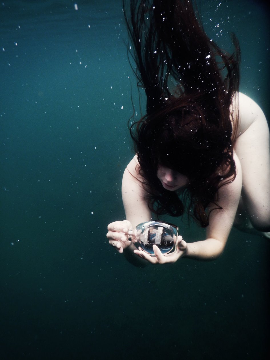 Finding a subship, 2016 (szitanyomat) alkotó: Elinleticia Högabo