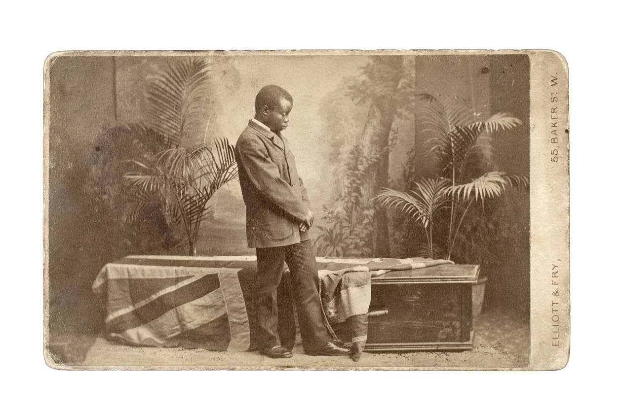 Jacob Wainwright Livingstone koporsójával, London, 1874 (albumnyomat) alkotó: Elliott und Fry Studio
