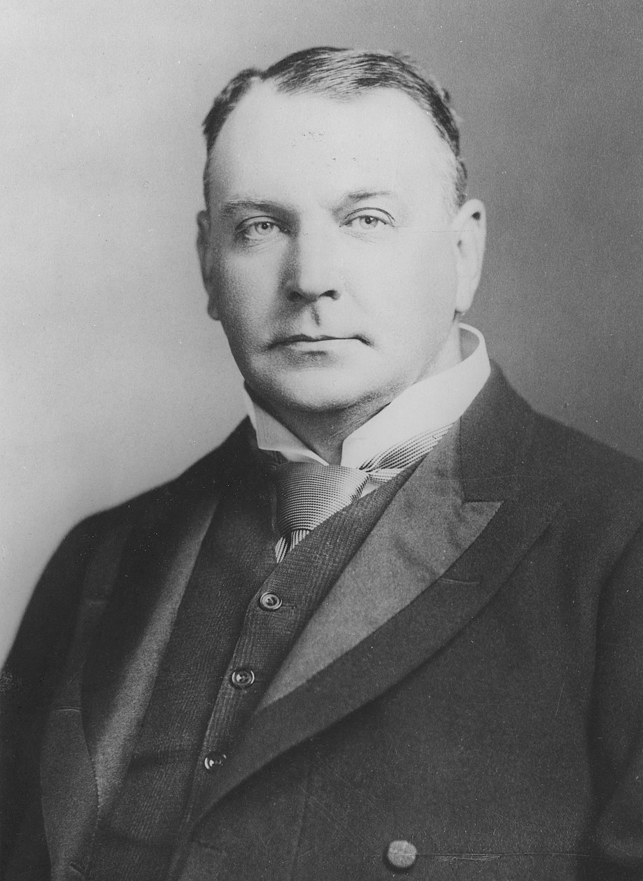 Sydney Grundy portréja alkotó: Elliott und Fry Studio