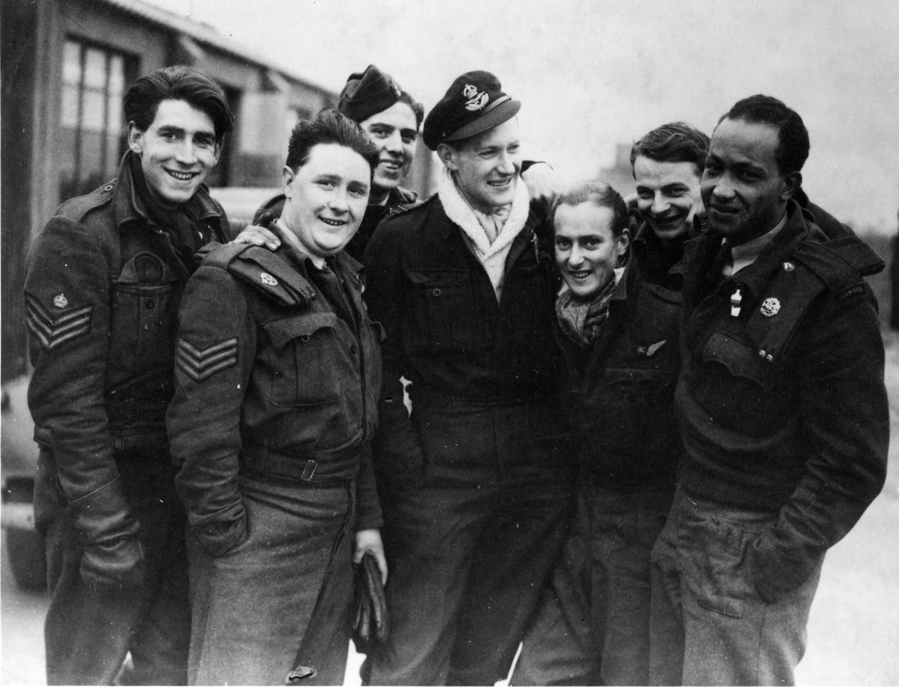A Lancaster bombázó személyzete alkotó: English Photographer
