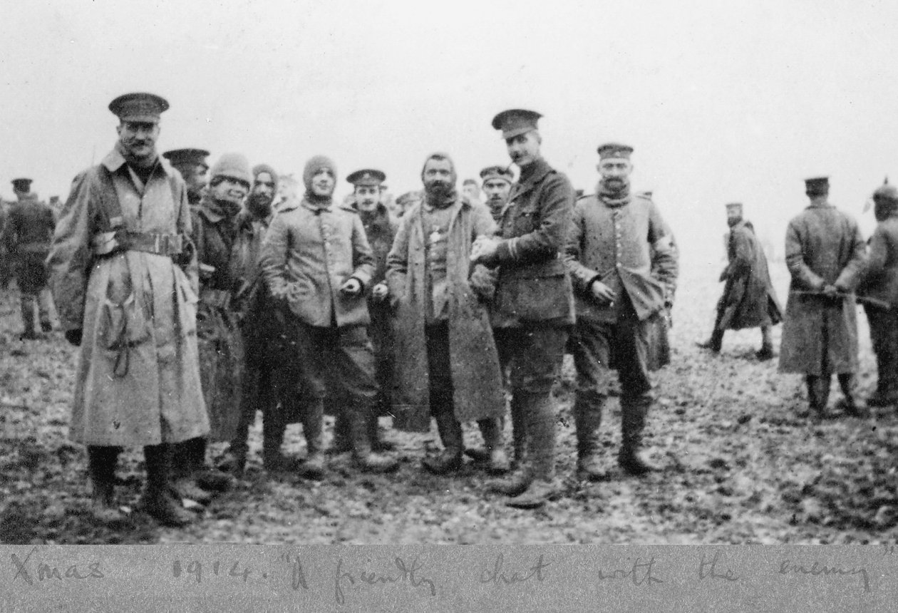 Baráti beszélgetés az ellenséggel, az 1914-es karácsonyi fegyverszünet alkotó: English Photographer