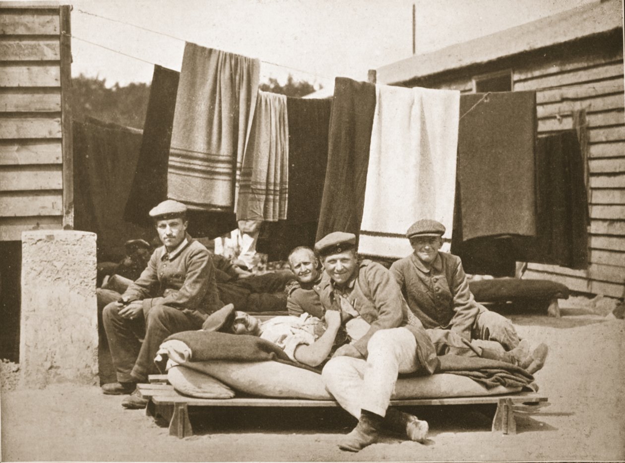 Ágynemű szellőztetés: Délutáni szieszta, Dorchester, illusztráció a német foglyok Nagy-Britanniában című filmjéből (fotómélység) alkotó: English Photographer