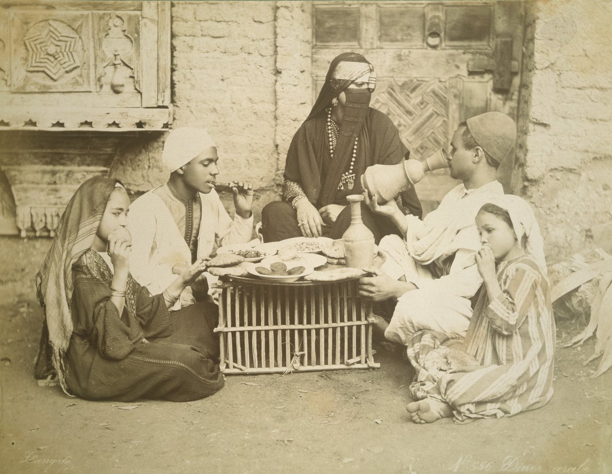 Egy egyiptomi család, 1878 körül alkotó: English Photographer
