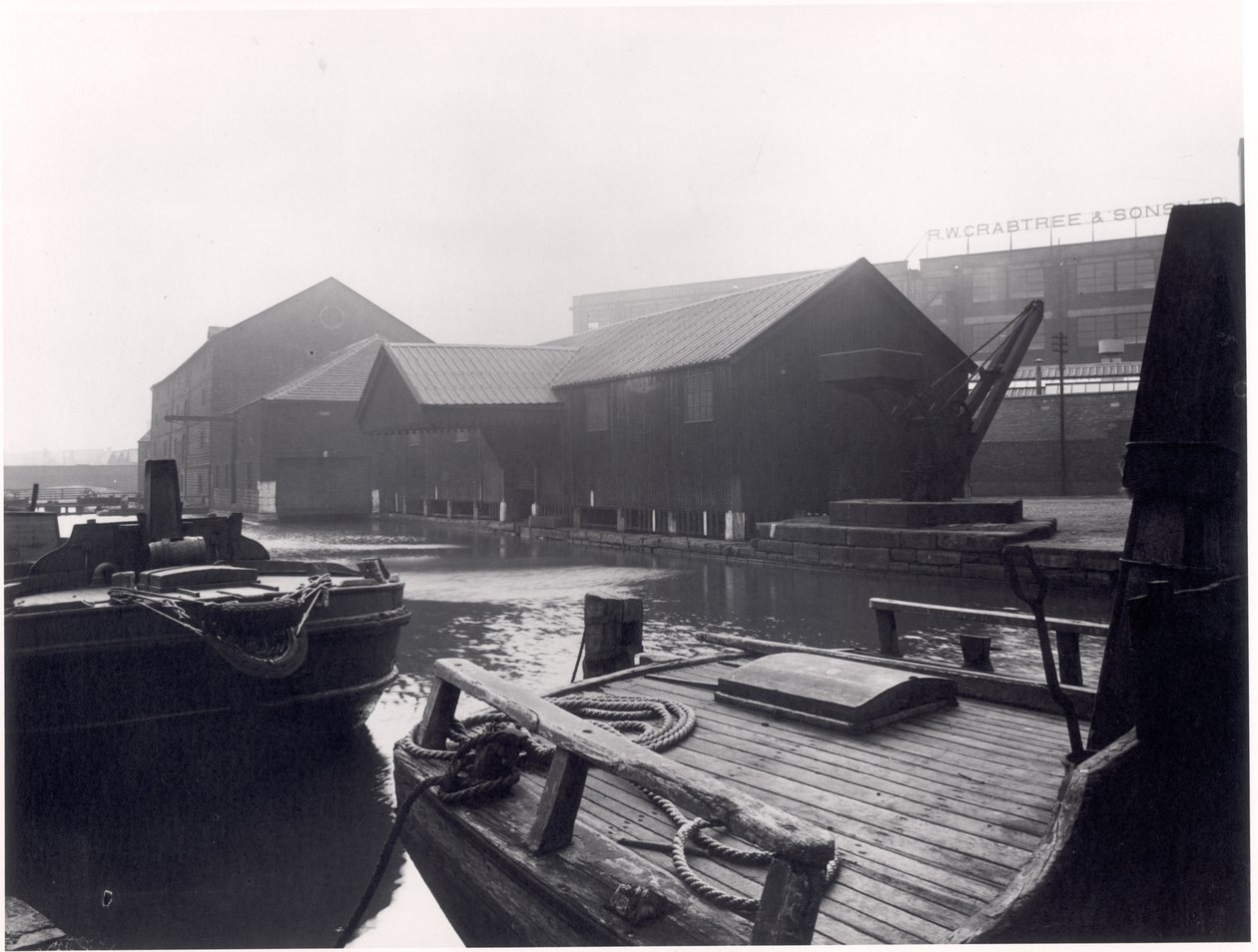 Bárkák a Canal Wharf-on, Leeds Liverpool-csatorna, 1951 alkotó: English Photographer