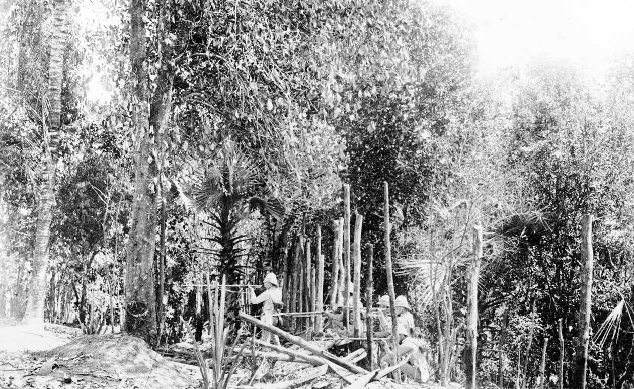 Brit csapatok harcolnak a burmai dzsungelben, 1891 körül alkotó: English Photographer
