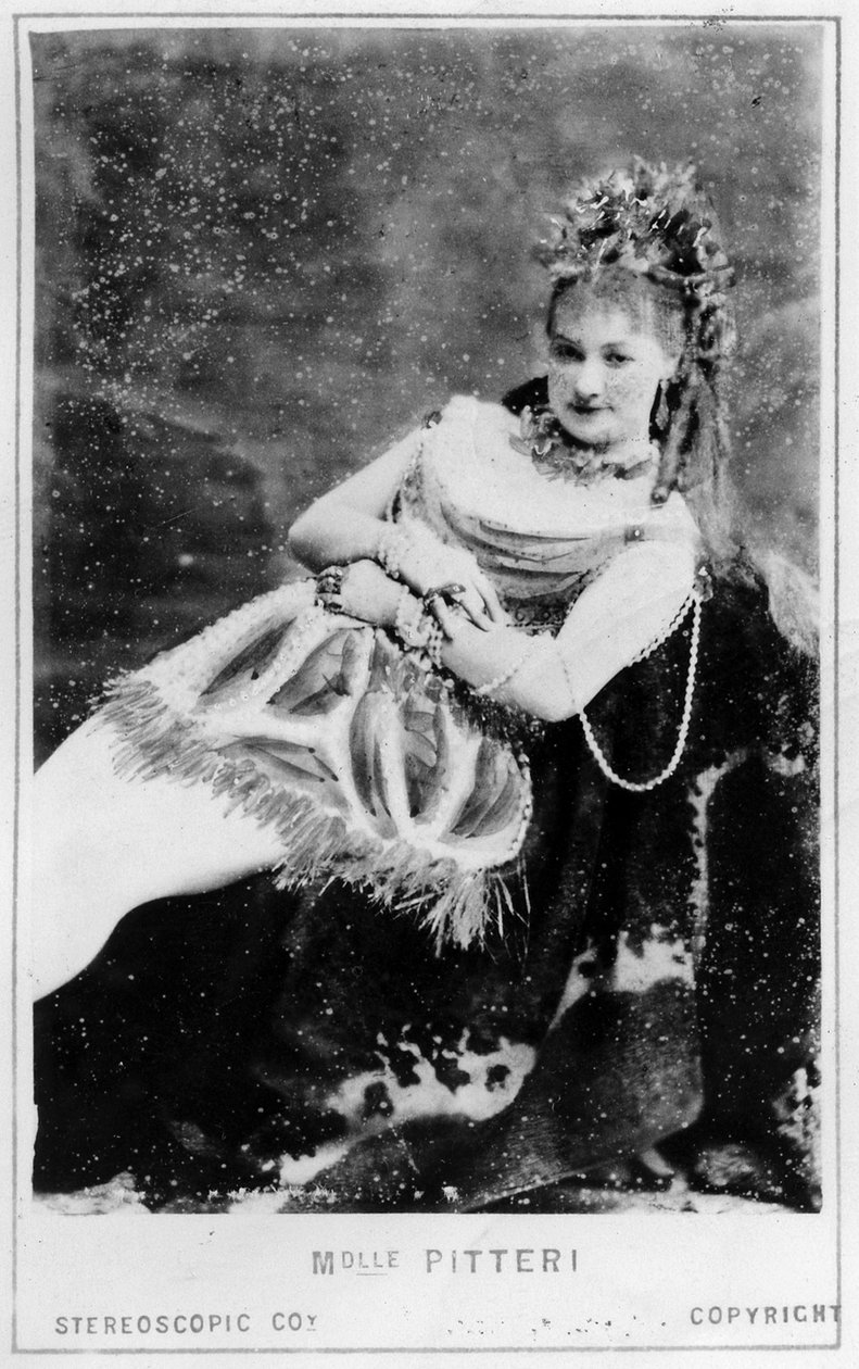 Miss Pitteri névjegykártyája (albumnyomat) alkotó: English Photographer