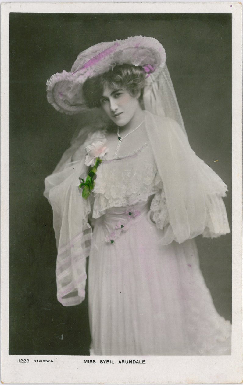 A színpad hírességei: Miss Sybil Arundale, 1903-2008 körül (színes fotó) alkotó: English Photographer