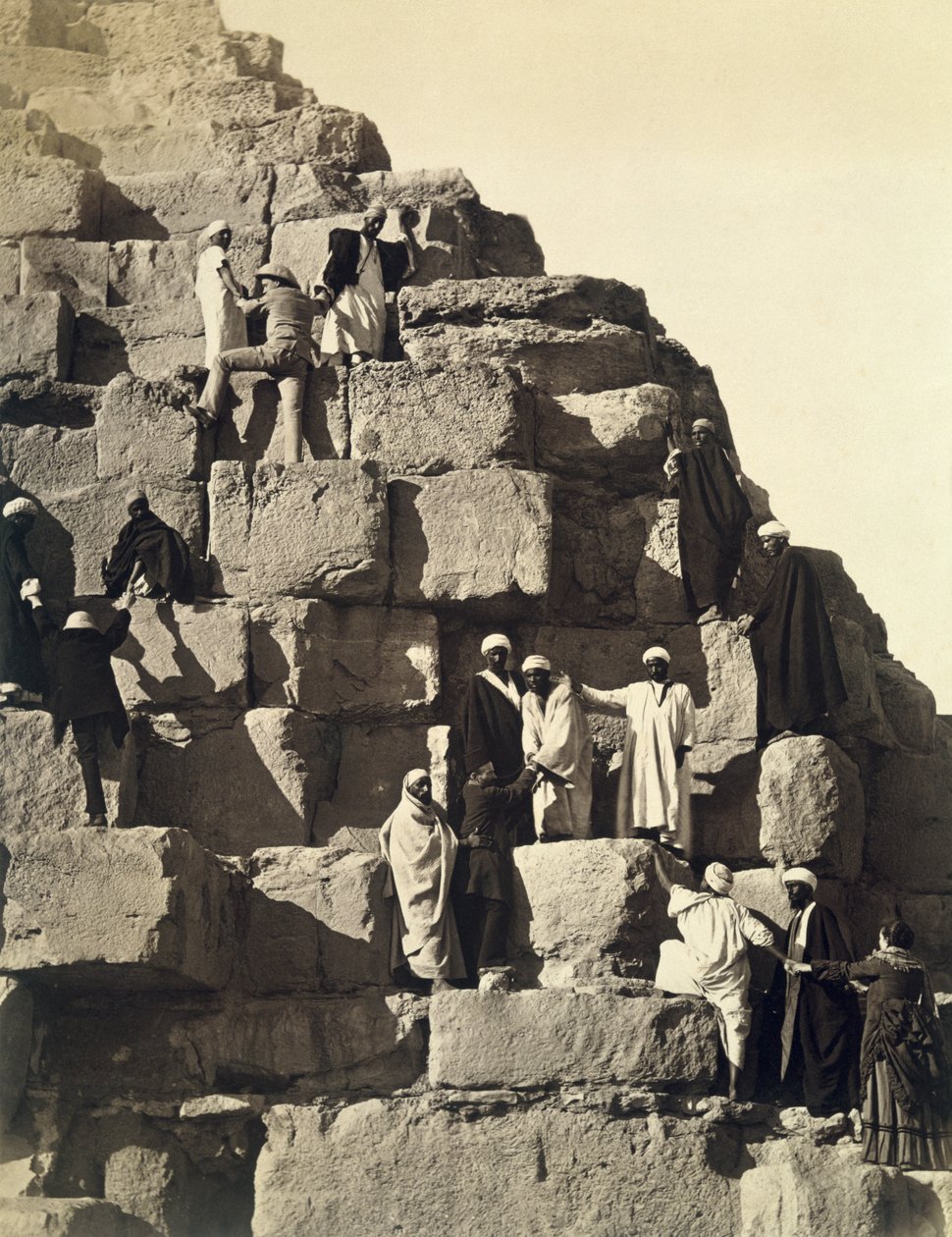 A piramisok megmászása, 1878 alkotó: English Photographer
