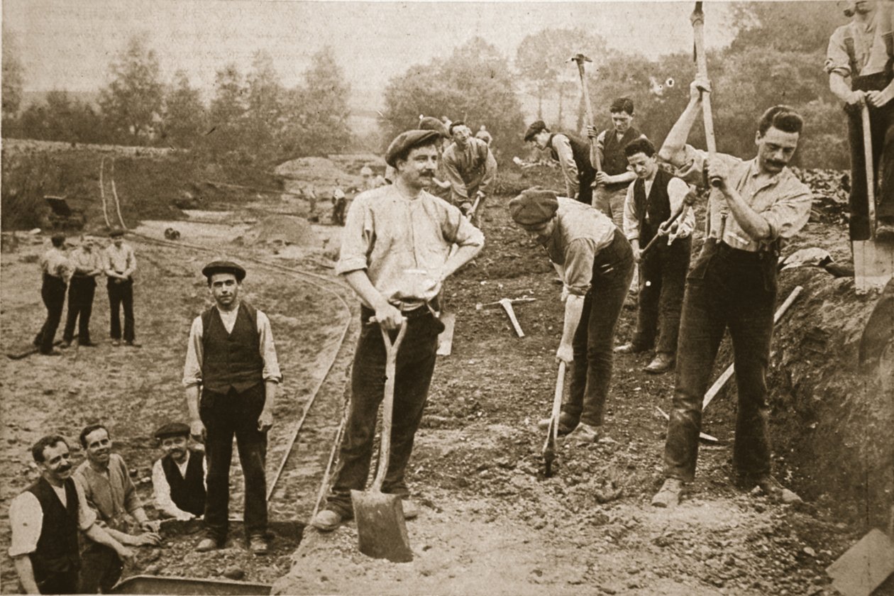 Hasznosan alkalmazott lelkiismereti megtagadások: Men of the N.C.C. katonai úton, illusztráció a The Illustrated War Newsból, 1917. augusztus 23. (szépia fotó) alkotó: English Photographer
