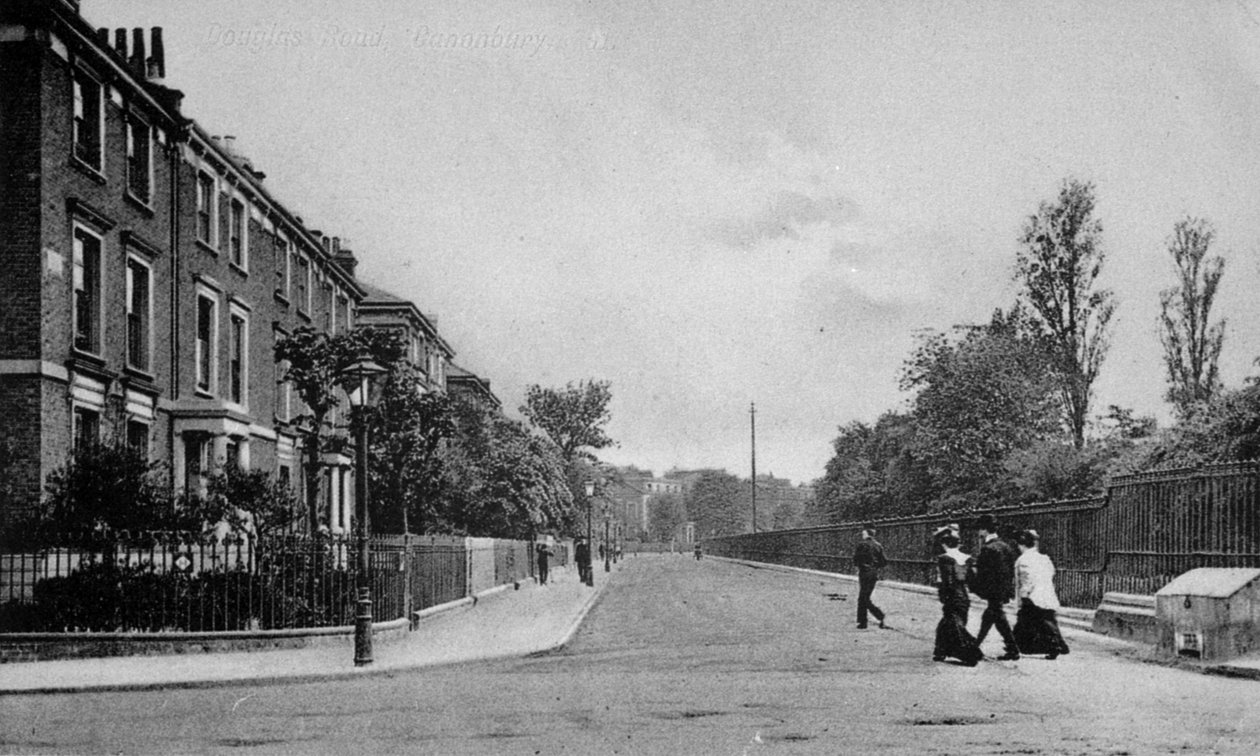 Douglas Road, Canonbury, Islington, 1905 körül alkotó: English Photographer