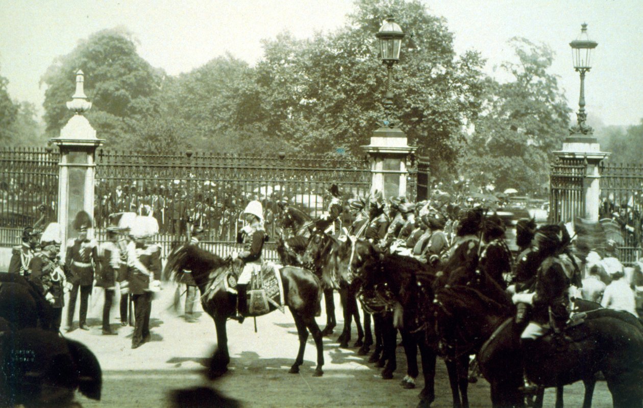 A Kelet-indiai Társaság lovassága Viktória királynő arany jubileumán, 1887 alkotó: English Photographer