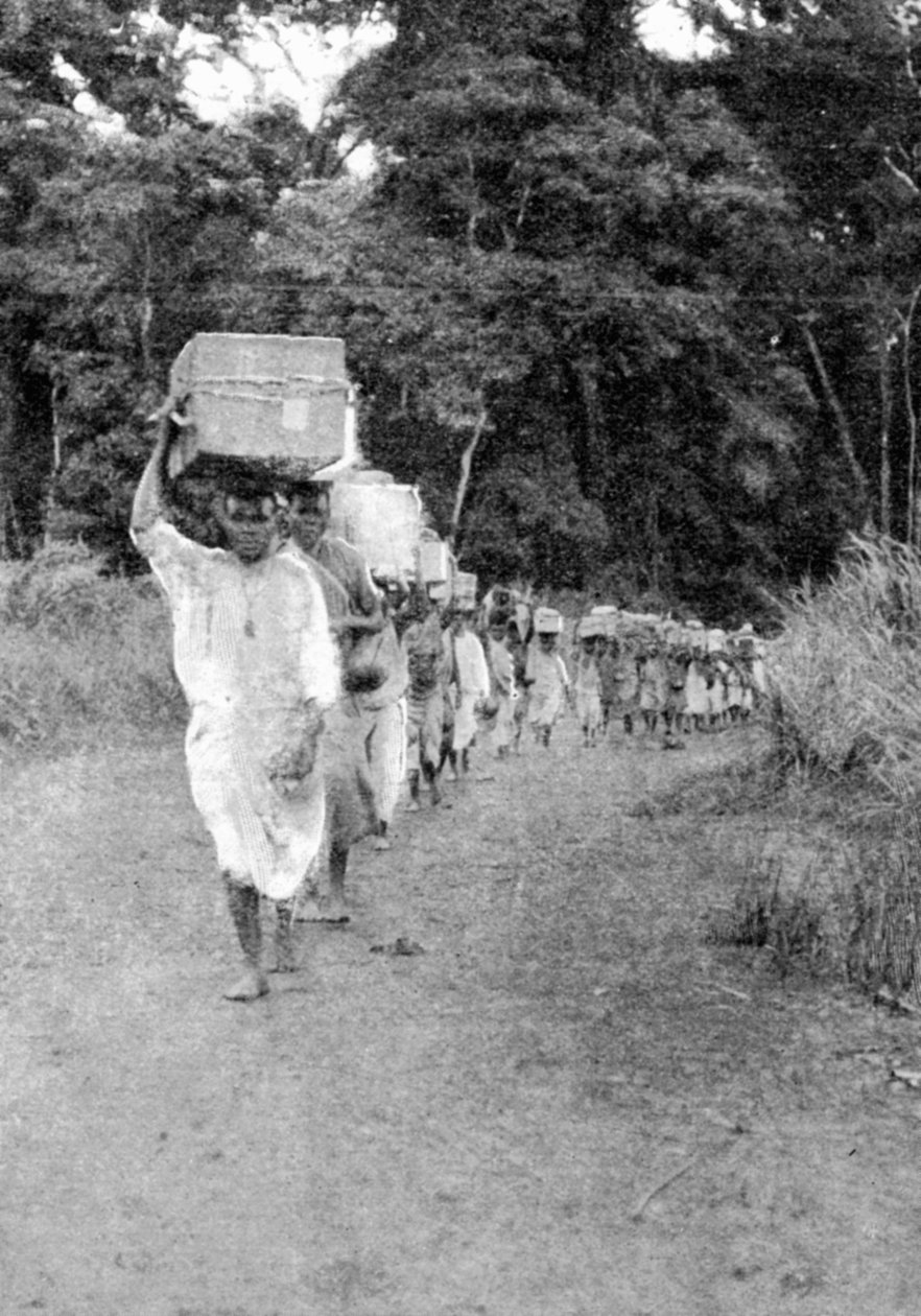 Útban a hegyek felé, a The Graphic 1906. október 27-én megjelent cikkéből A Hold hegyeihez alkotó: English Photographer