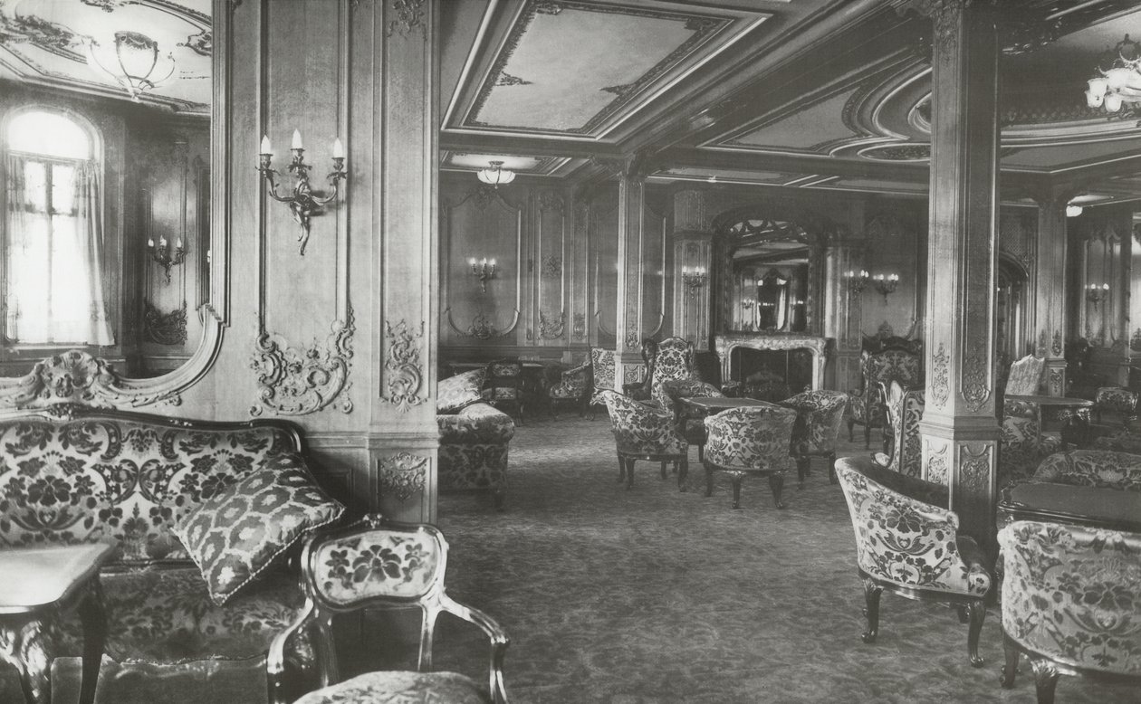 First Class Lounge, RMS Titanic, 1912. január 4 alkotó: English Photographer