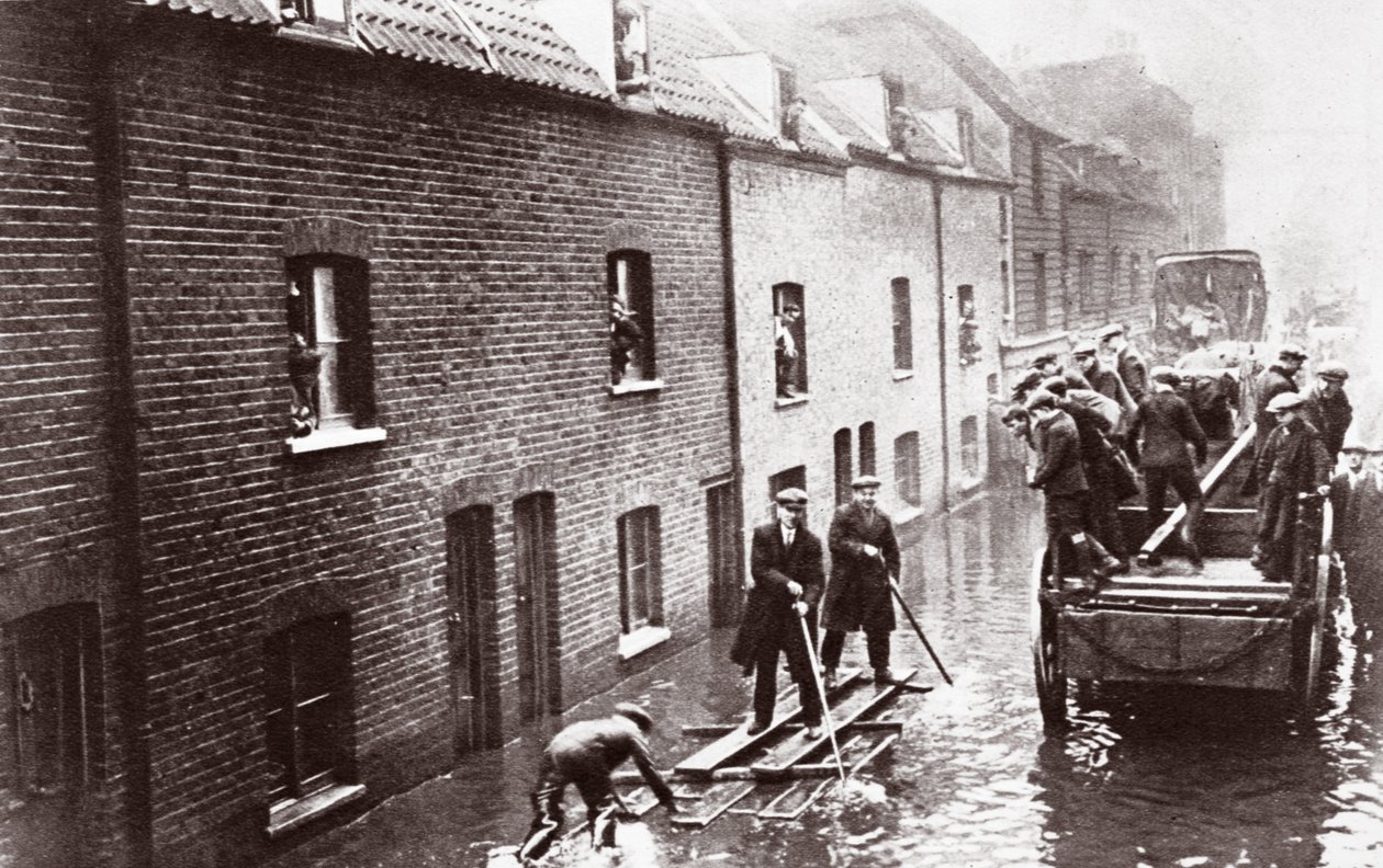 Árvíz Londonban, 1928. január alkotó: English Photographer