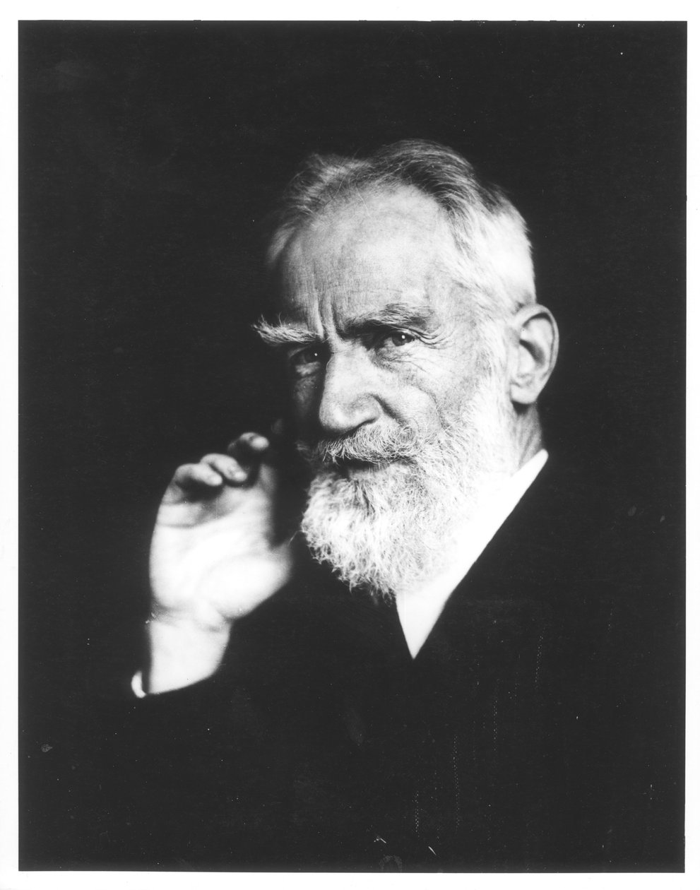 George Bernard Shaw (1856-1950) alkotó: English Photographer