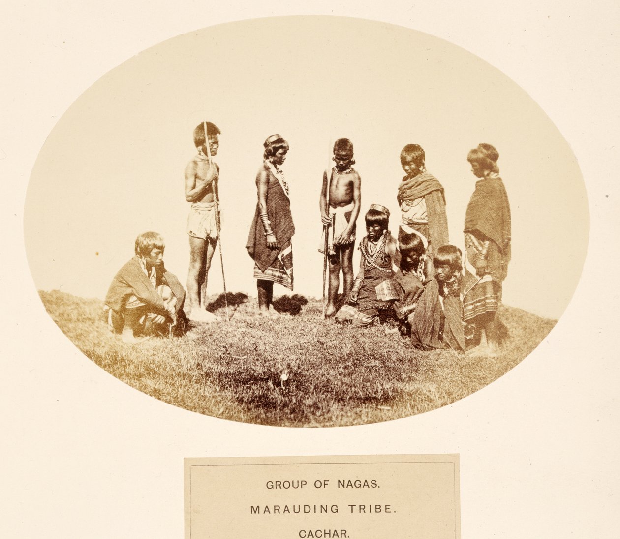 Group of Nagas, Marauding Tribe, Cachar, The People of India, J. Forbes Watson, megjelent 1868 (albumnyomat) alkotó: English Photographer