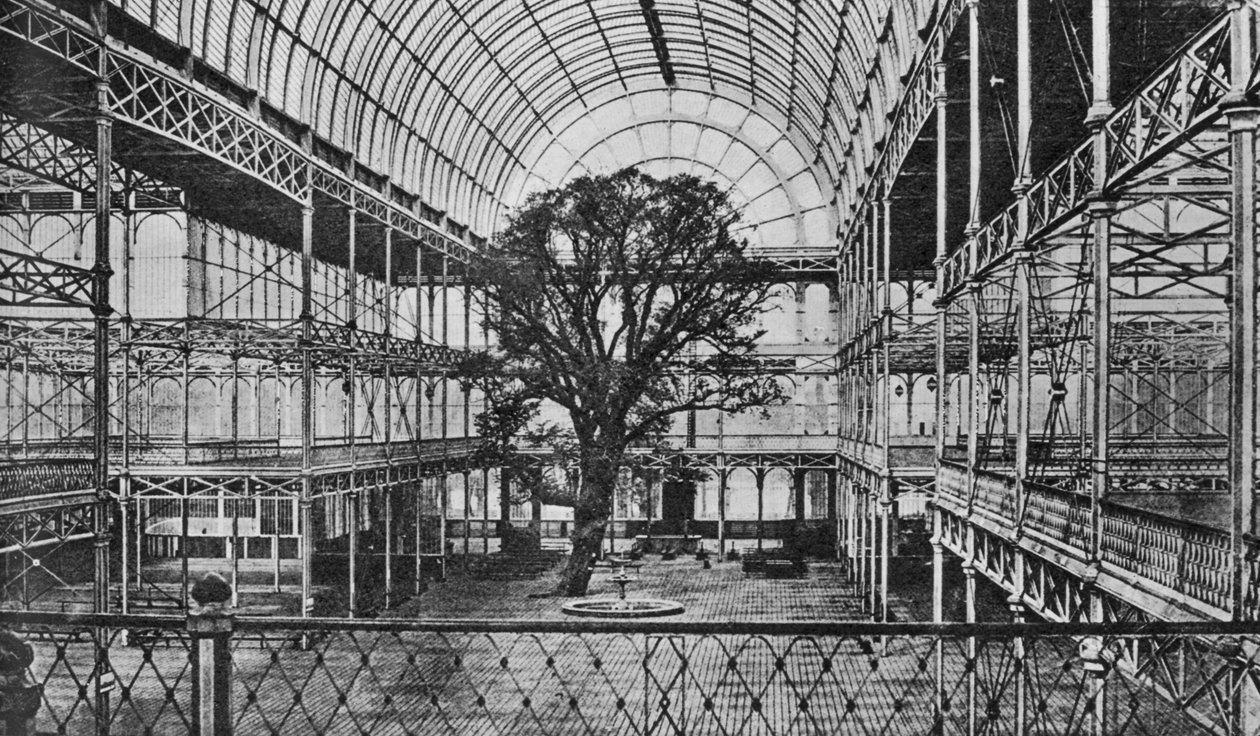 A Crystal Palace belseje alkotó: English Photographer