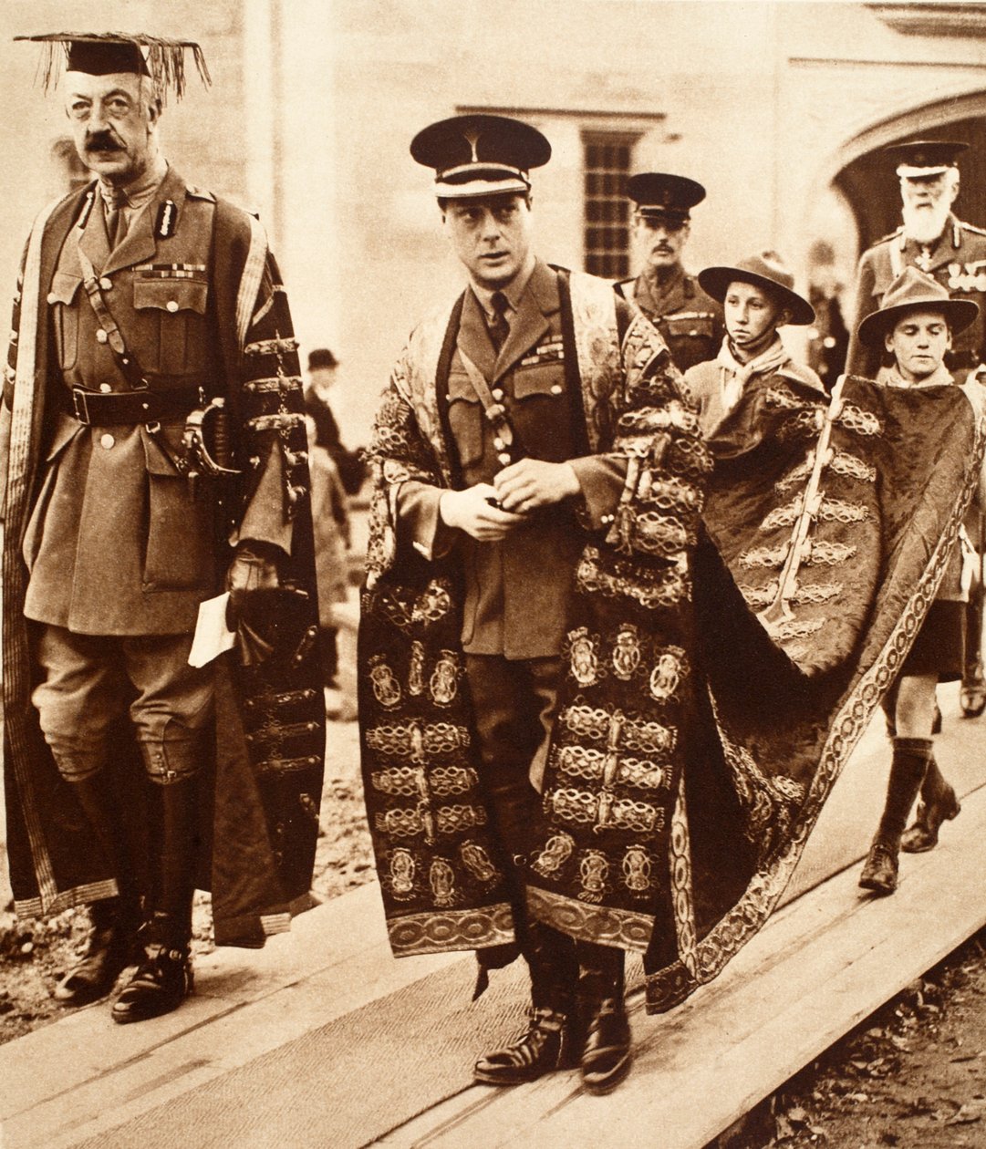 VIII. Edward király a Bangori Walesi Egyetem kancellárjaként, 1923 alkotó: English Photographer