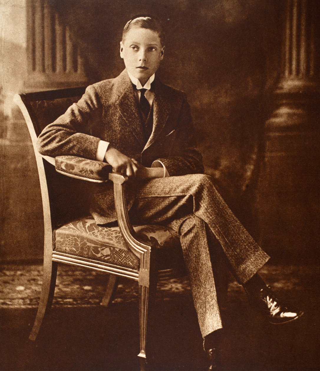 VIII. Edward király tizenhat évesen, 1910 alkotó: English Photographer