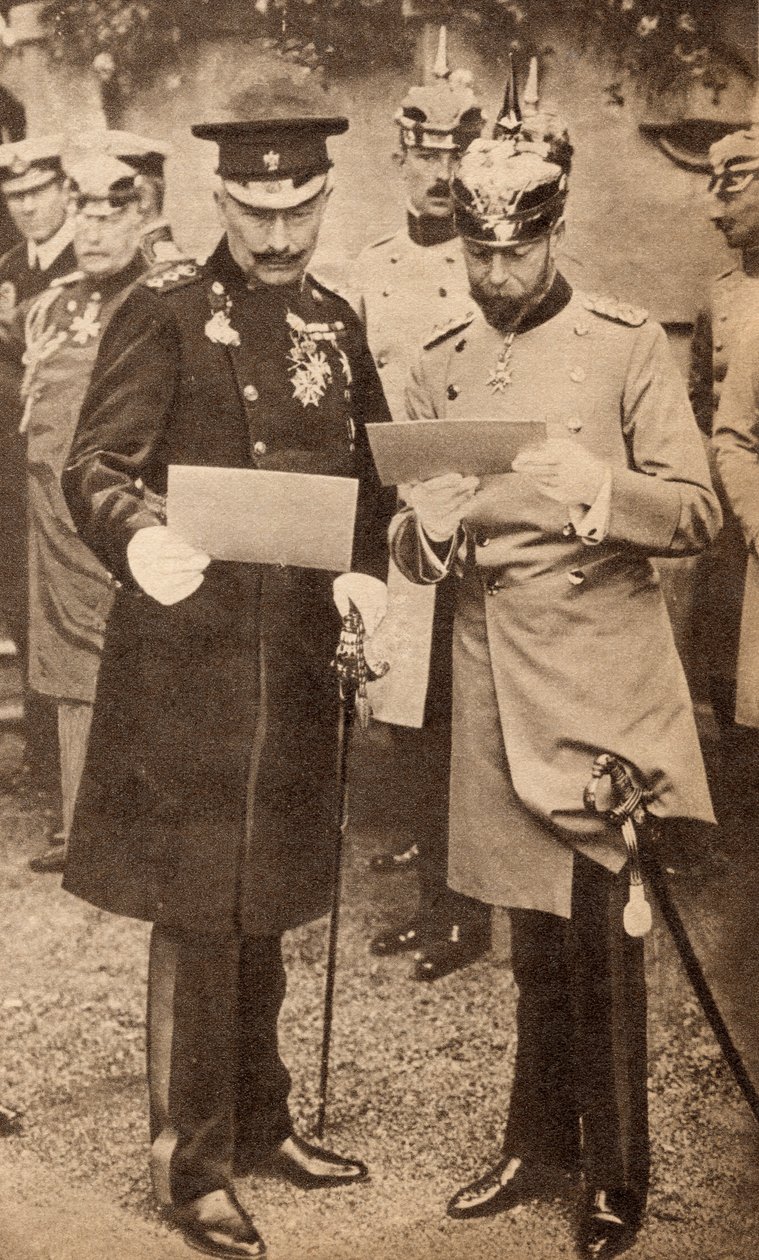 V. György király és II. Vilmos császár az 1913-as németországi hadműveleti parancsokról tárgyal, illusztráció az 1935 körül megjelent „V. György király élete” c. alkotó: English Photographer