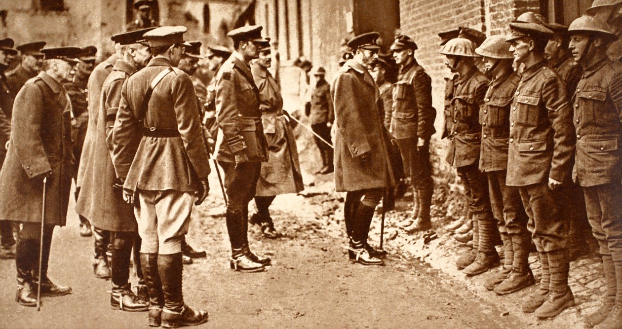 György király a 7. Bn. Sherwood Foresters Bullecourt után, 1918. március alkotó: English Photographer