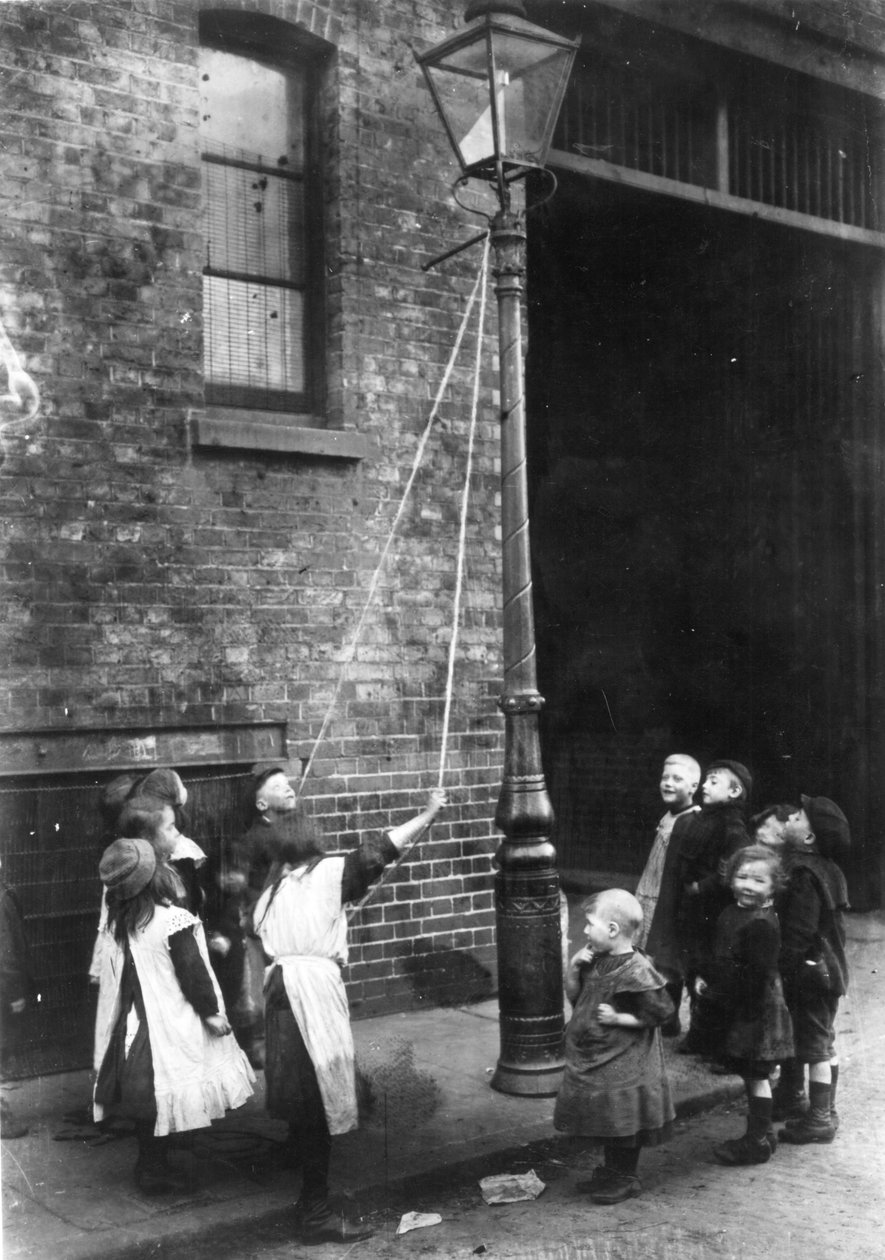 Londoni nyomornegyedek, 1900 körül alkotó: English Photographer