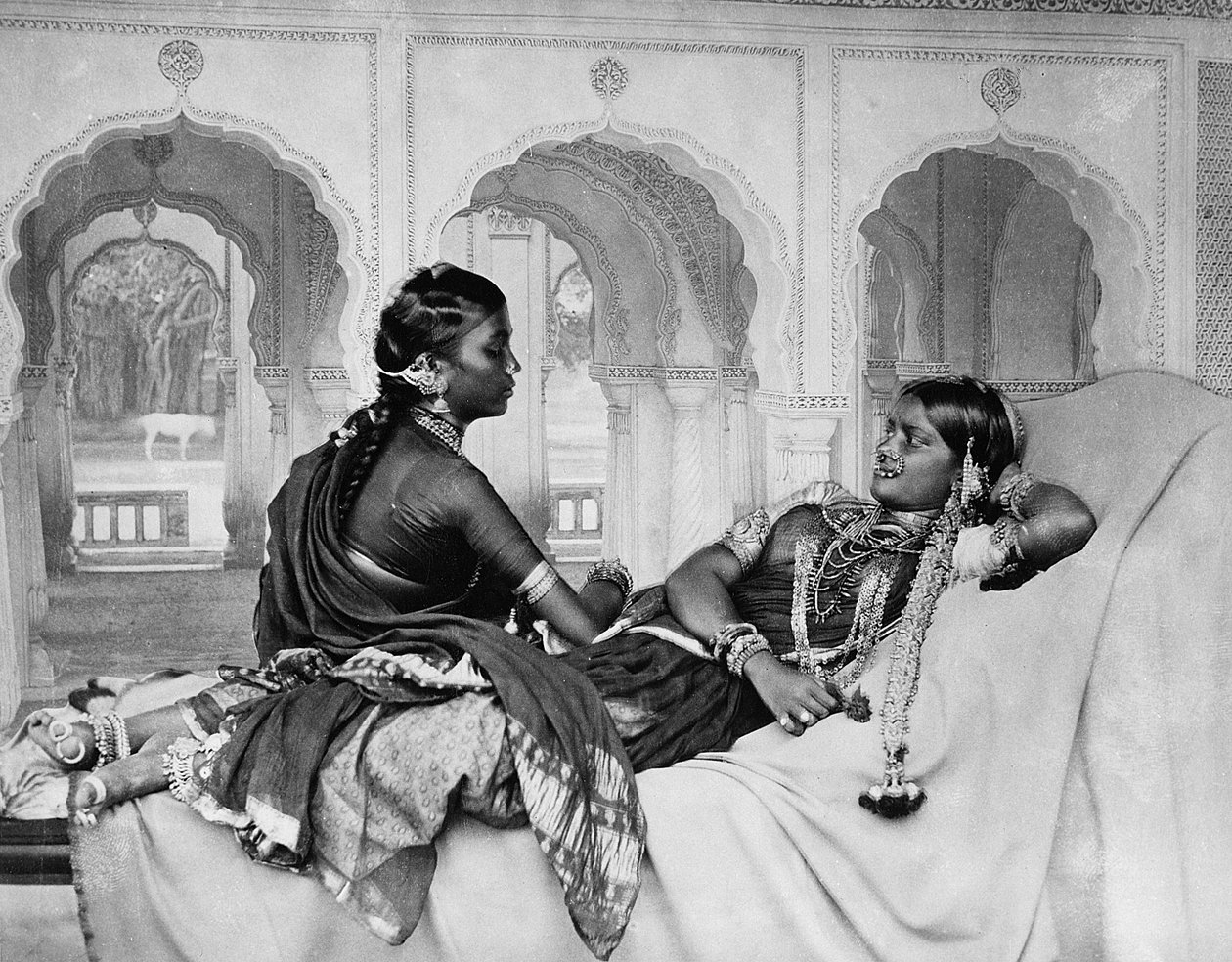 Nautch girls (táncos lányok), 1890-es évek alkotó: English Photographer