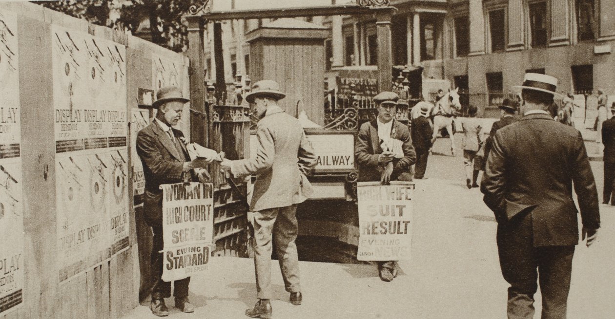 Újságárusok a Trafalgar Square-en, a Csodálatos Londonból, 1926-27 (fénynyomat) alkotó: English Photographer