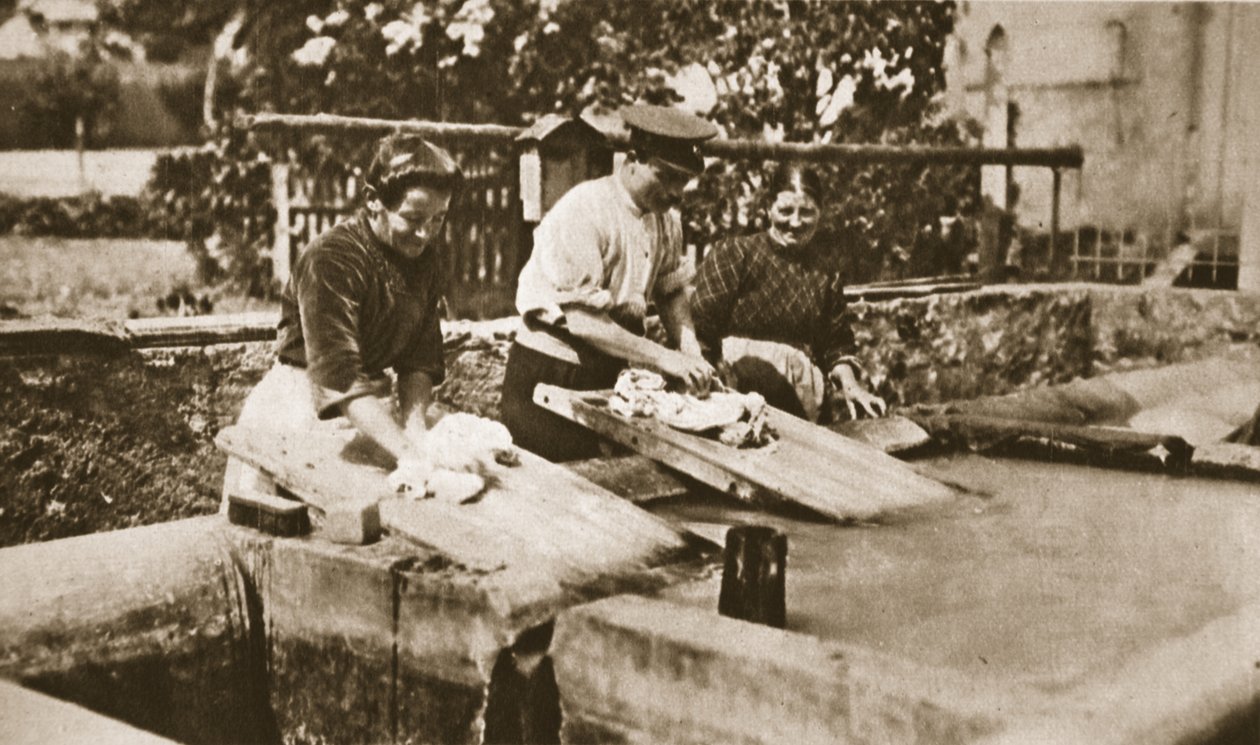 Németországból kicserélt foglyainkat Svájcba szállították át: a Chateau dOexben, a The Illustrated War News-tól, 1916. június 21-én (szépia fotó) alkotó: English Photographer