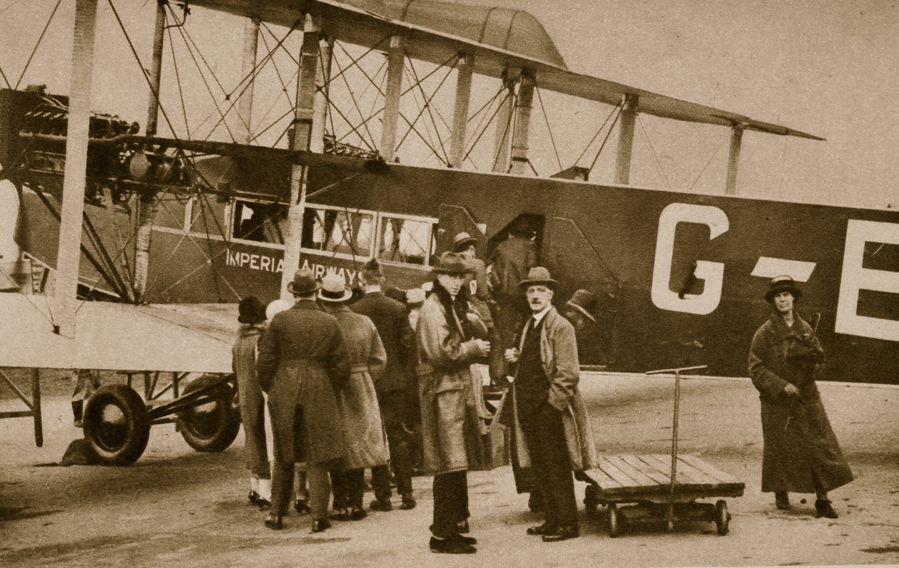 Párizsba utazó utasok az Imperial Airways hajójával (szépia fotó) alkotó: English Photographer